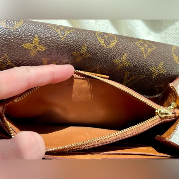 Louis Vuitton Elysee Vintage Wallet w/ COA - Picture 10 of 16